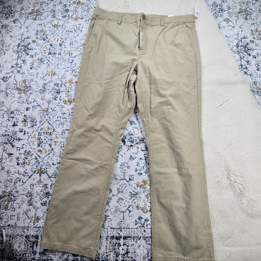 Old Navy Lived-In Straight Chino Khaki Pants 40 x 32 NWT